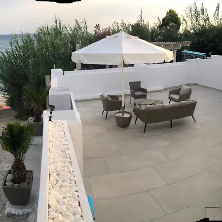 Sea Twenty Steps Holiday home *